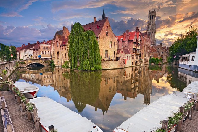 Guided tour of Bruges - Burg Square: Bruges political center and architecture that spans eras