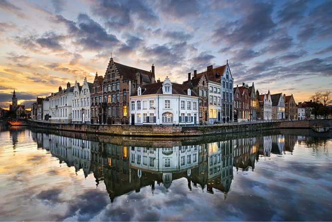 Guided tour of Bruges - Walplein and Stoofstraat: beer history and how to spot older houses