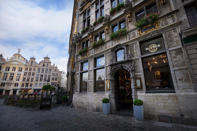 Hard Rock Cafe Brussels with Set Lunch or Dinner - Hard Rock Cafe Brussels on the Grand Place: the setup