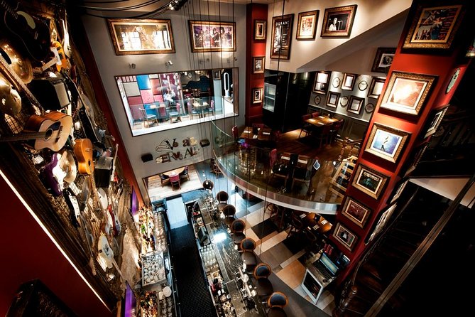 Hard Rock Cafe Brussels with Set Lunch or Dinner - Entering the cafe: your meal starts the moment you walk in