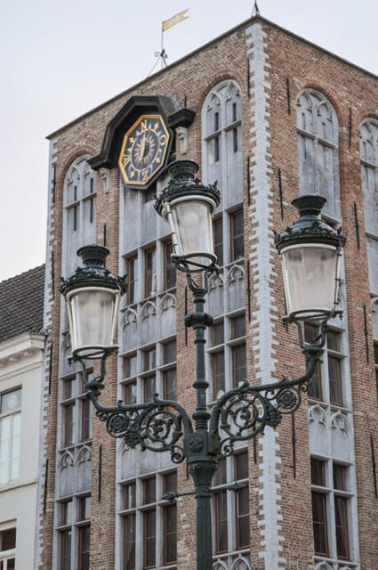 Historical walk in Bruges with local guide. Praline included - After the walk: the QR code map of where to eat and shop