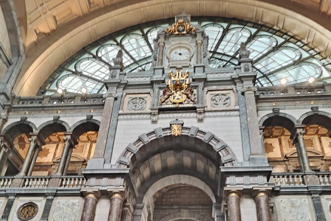 Historical Walking Tour in Antwerp Old City - Stop 3: Grote Markt, the city square where Antwerp gathered its power