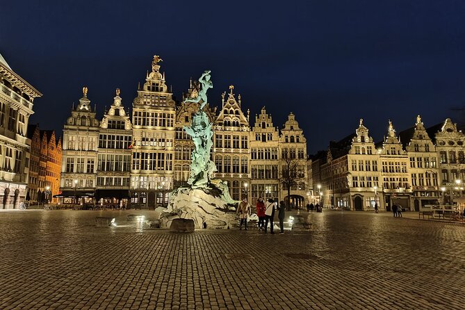 Historical Walking Tour in Antwerp Old City - Stop 6: Vlaeykensgang, the preserved 16th-century alley beside major landmarks