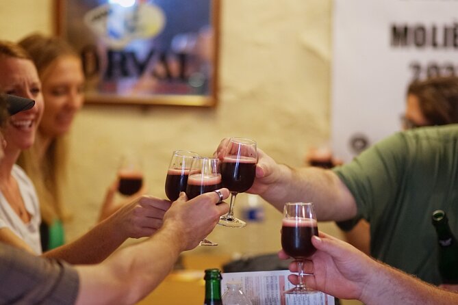 Hungry Mary's Famous Beer and Chocolate Tour in Brussels - Manneken Pis and Grand Place, Sights While You Snack