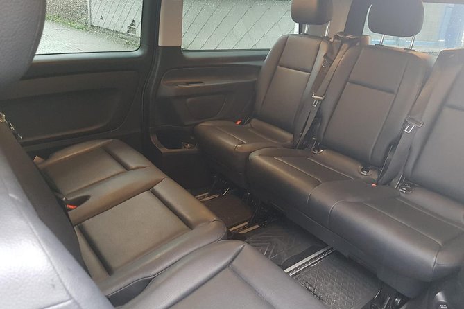 Luxury Minivan from Brussels airport to the city of Brussels - On board comfort: Wi-Fi, A/C, and how to think about “luxury”