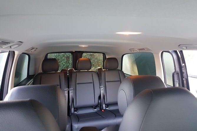 Luxury Minivan from Brussels airport to the city of Brussels - Meeting at Brussels Zaventem, the Cafe Java way