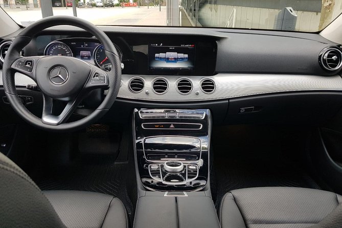 Luxury vehicle from Brussels airport to the city of Brussels - Timing, Flight Changes, and How to Reduce the Risk of a Bad Moment