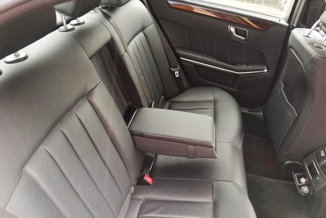Luxury vehicle from Brussels airport to the city of Brussels - What the Transfer Feels Like Day-Of