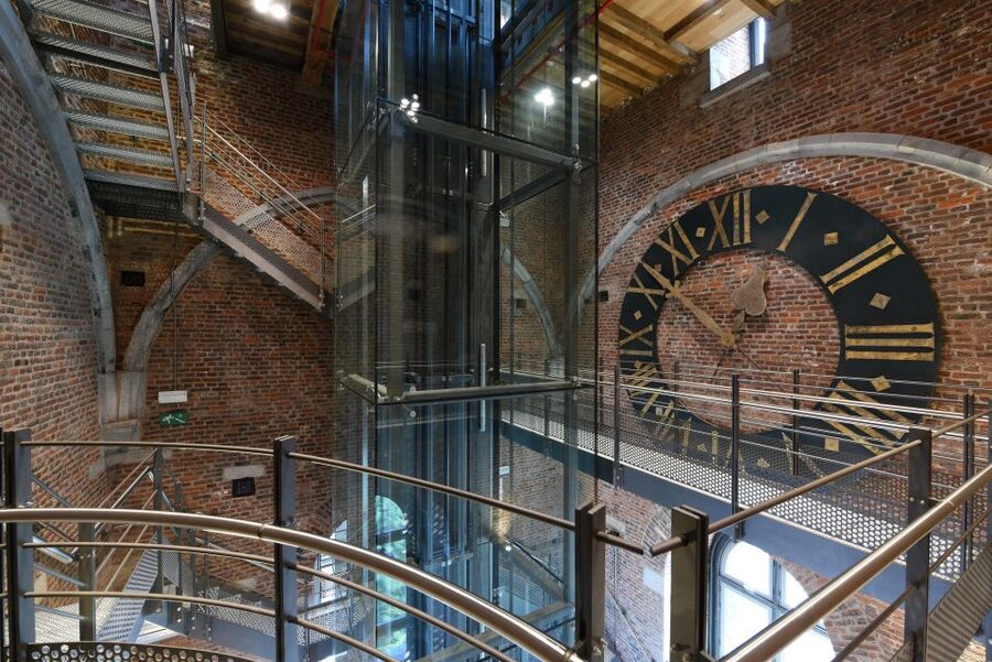 Mons : The Belfry - Climbing up: architecture, a clock moment, and what to watch for
