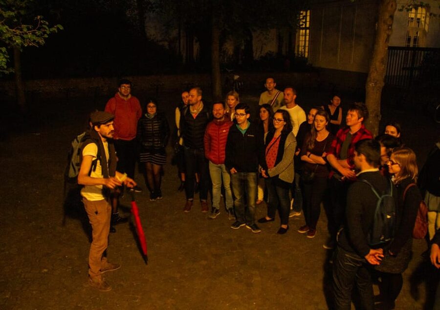 Night Tour: The Dark Side of Bruges - by Legends - Markt and Huis Ter Beurze: Starting With Medieval Power