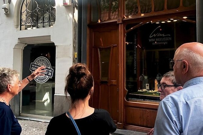 Private Antwerp's Diamonds and Jewellery Old City Center Historic Tour - Rembrandt Jodan’s art gallery atelier end stop