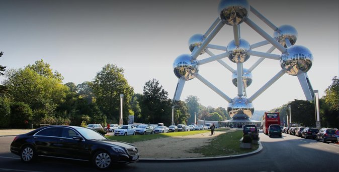 Private Arrival Transfer from Brussels Airport to Bruges with Business car - Luggage Help and the Real-Life Arrival Moment