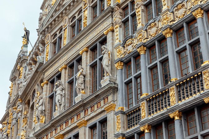Private City Kickstart Tour: Brussels - Manneken Pis, Jeanneke Pis, and the Jacques Brel detour