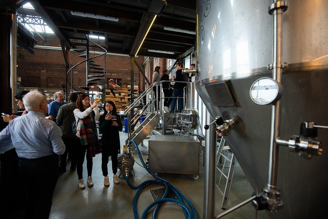 Private: Discover Brussels beer & breweries by a young local (incl. chocolate) - Stop 2 and Stop 3: In t Spinnekopke, Theatre Toon, and Royal Theatre Toone