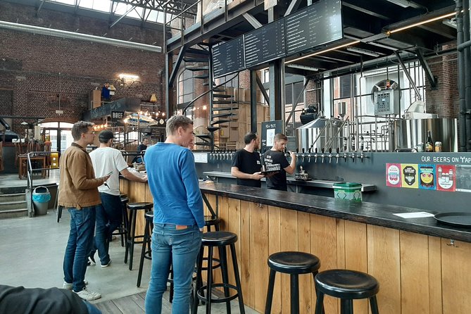 Private Ghent Beer & Brewery Tour by a young local - ’t dreupelkot: a quick liquor stop in a centuries-old bar