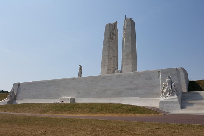 Private Vimy and Belgium Canadian Battlefield Tour from Bruges - Tyne Cot Cemetery: The Largest CWGC Scale You Can Really Feel