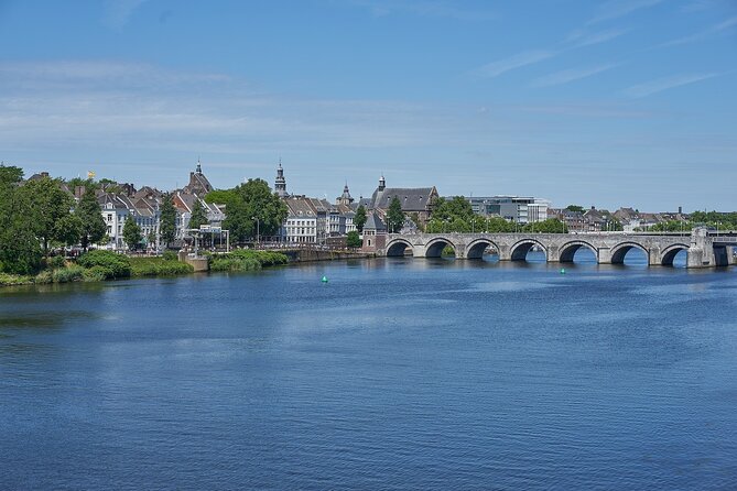 Small Group Liège to Aachen to Maastricht Border Crossing Tour - Aachen strolls: quick center time plus cathedral focus