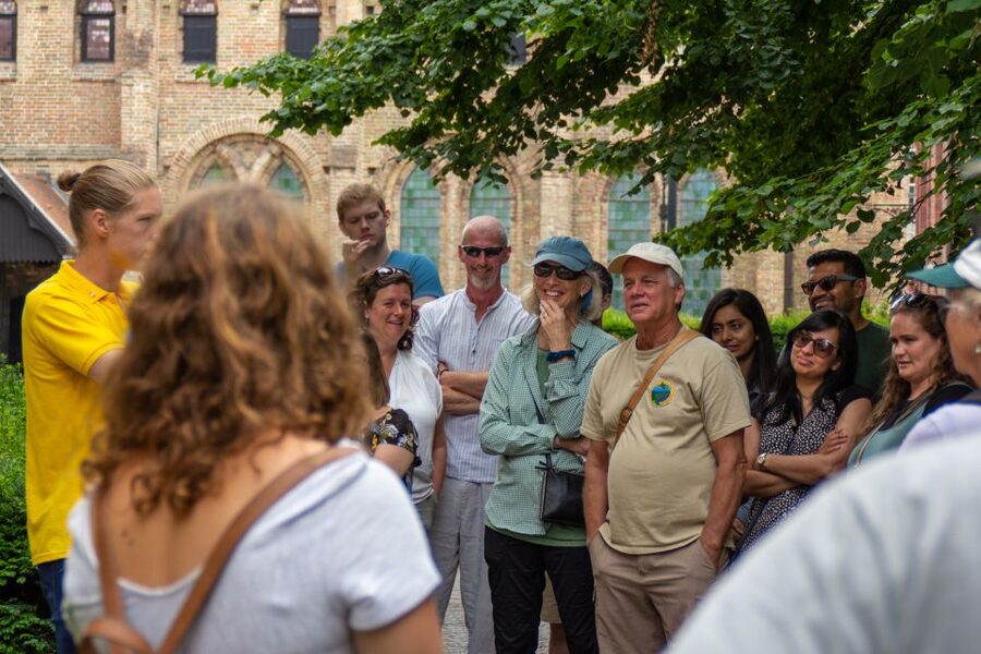 💛 Tell Me About Bruges 🏰 1000 Years of Stories by Locals ⭐ - Blinde-Ezelstraat and the fish and leather markets vibe