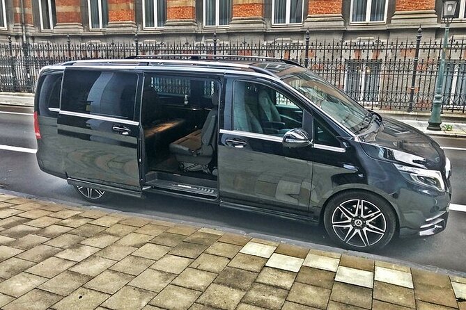 Transfer Brussels Airport --> Brussels MB V Class 7 PAX (ONE WAY) - Brussels Airport Zaventem Pickup: Waiting Time and Getting Found