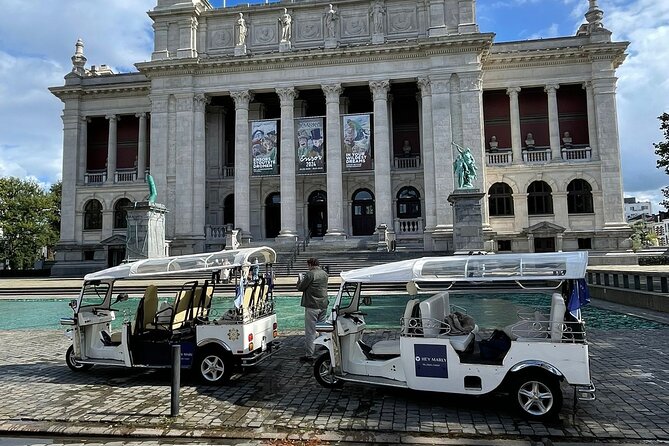 TukTuk Tour through historic Antwerp 2.5h - Grote Markt Finale: Brabo and Antigoon in Ten Minutes
