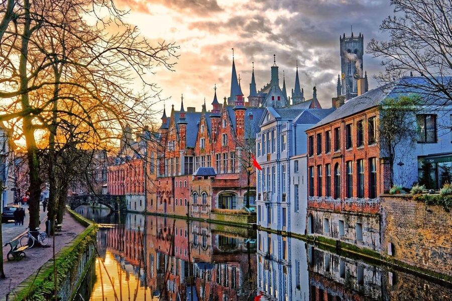Visit of Bruges in 1 day private tour from Paris - Historic Bruges center, from canals to the town hall area