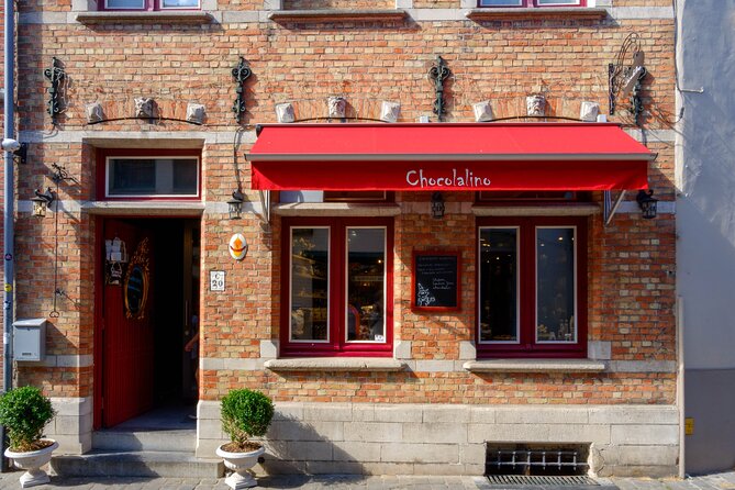 Walking tour of Bruges with boat option and/or beer tasting - Gruuthusemuseum and guild squares, power and work in plain view