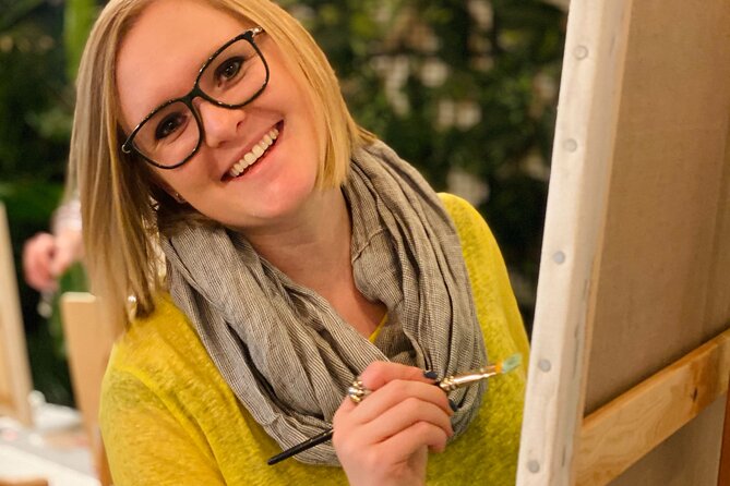 Wine and Painting Workshop Experience in Brussels - The first step: sketching and drawing corrections