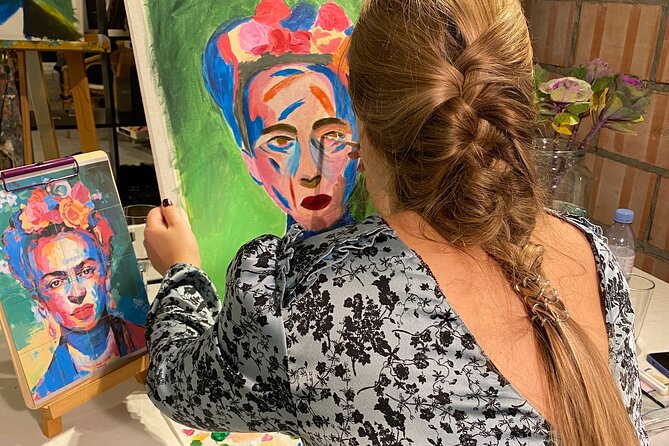 Wine and Painting Workshop Experience in Brussels - Canvas made in Belgium: you leave with something tangible